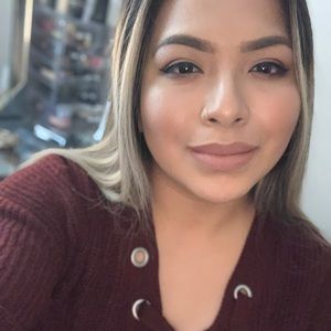 Meet your Posher, Yessica